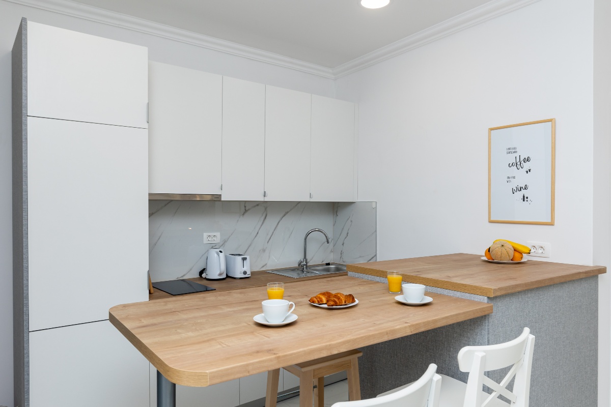 Sunny Palace Studio 3