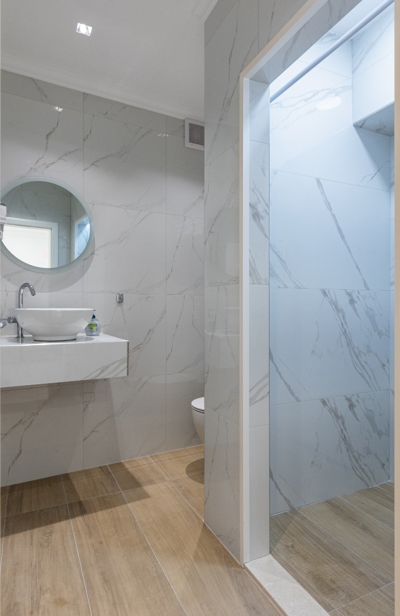 Sunny Palace Studio 3