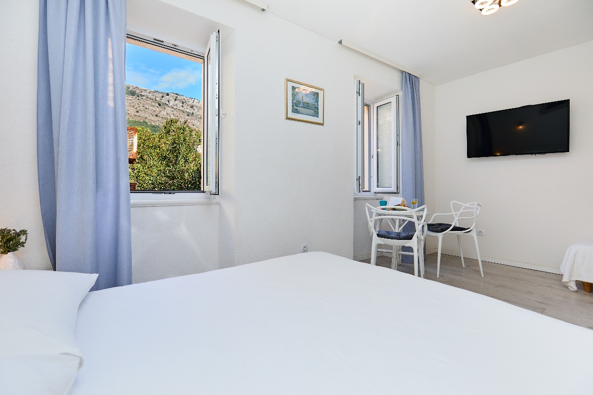 Sophie 1 - Old Town Heritage Suite