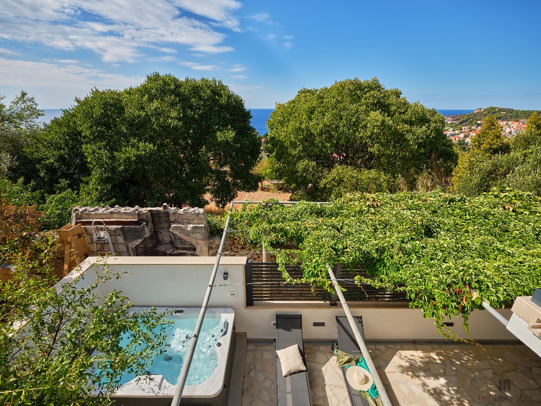 House Hedera II