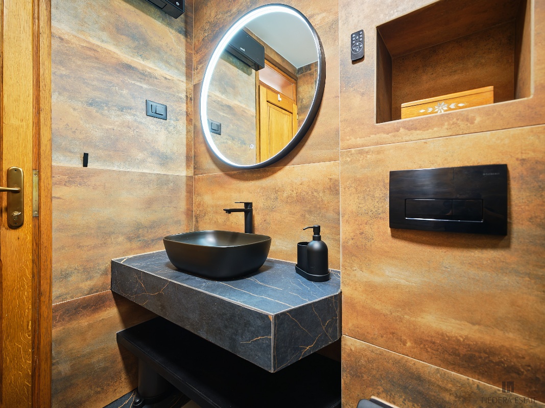 House Hedera II