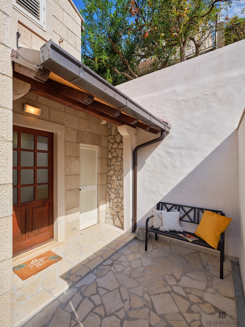 House Hedera II
