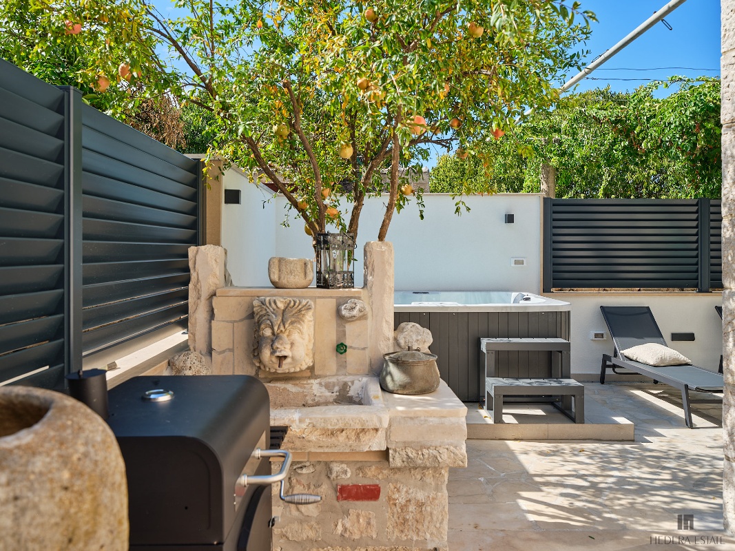 House Hedera II