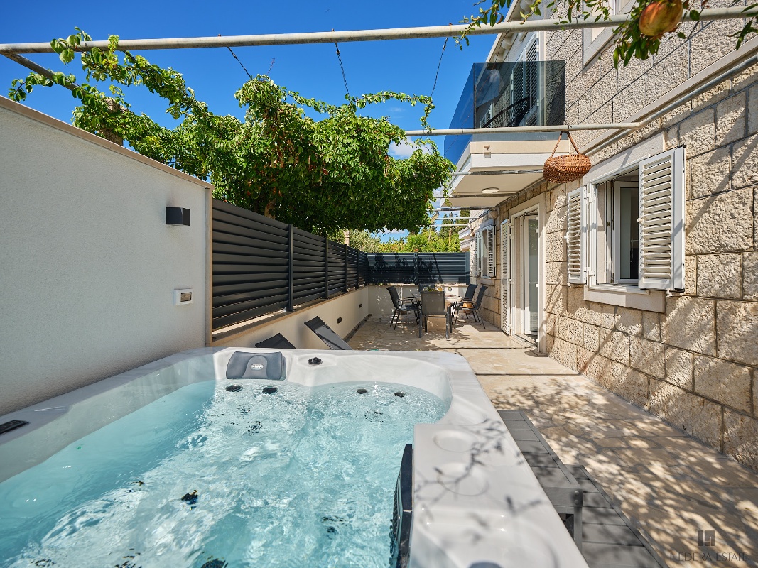 House Hedera II