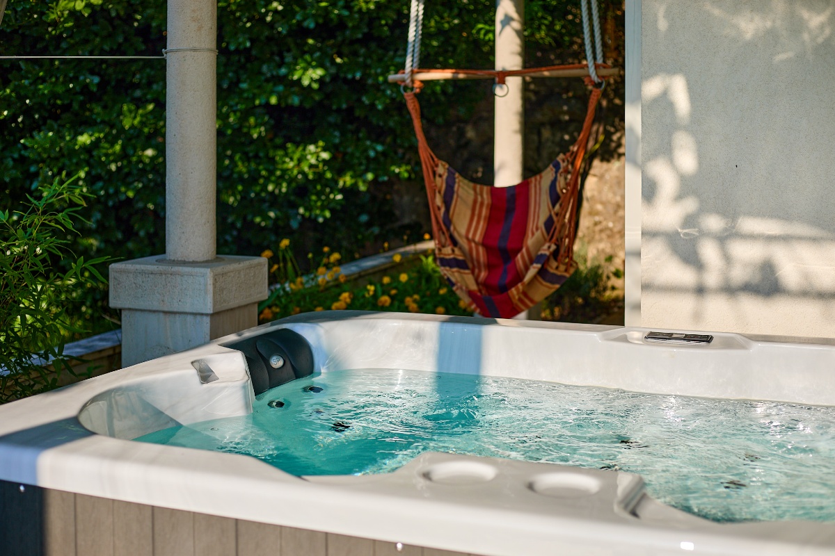 House Lilla with Private Hot Tub