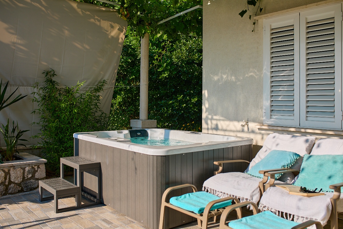 House Lilla with Private Hot Tub