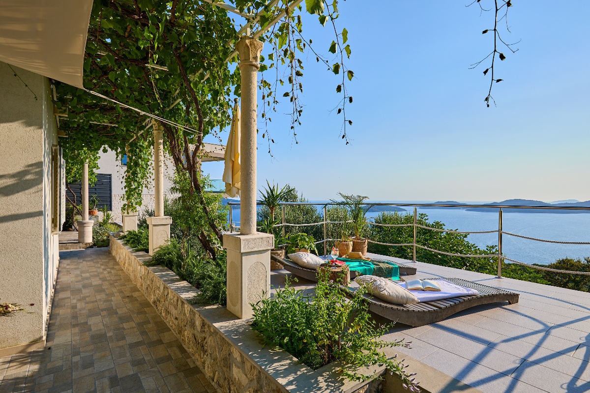 House Lilla with Private Hot Tub