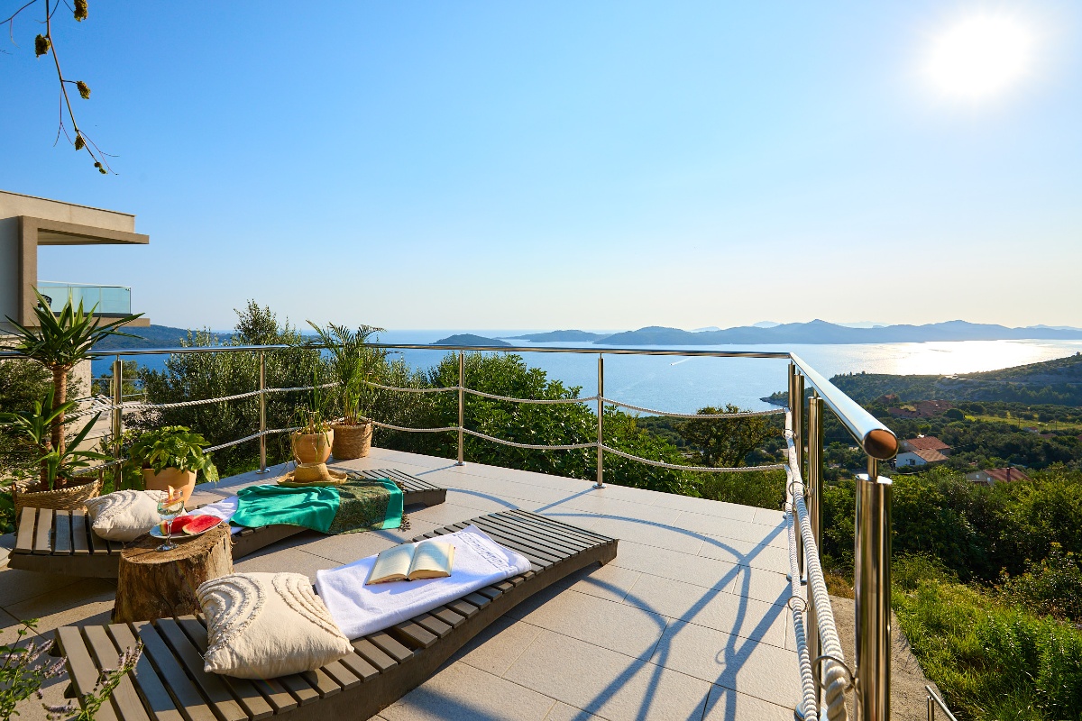 House Lilla with Private Hot Tub