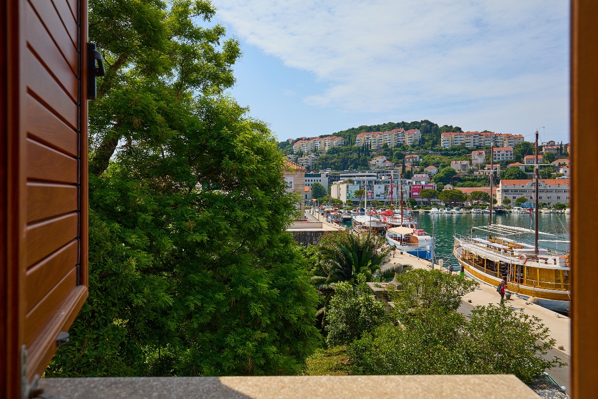 MENTHA PIPERITA Boutique Garden Rooms