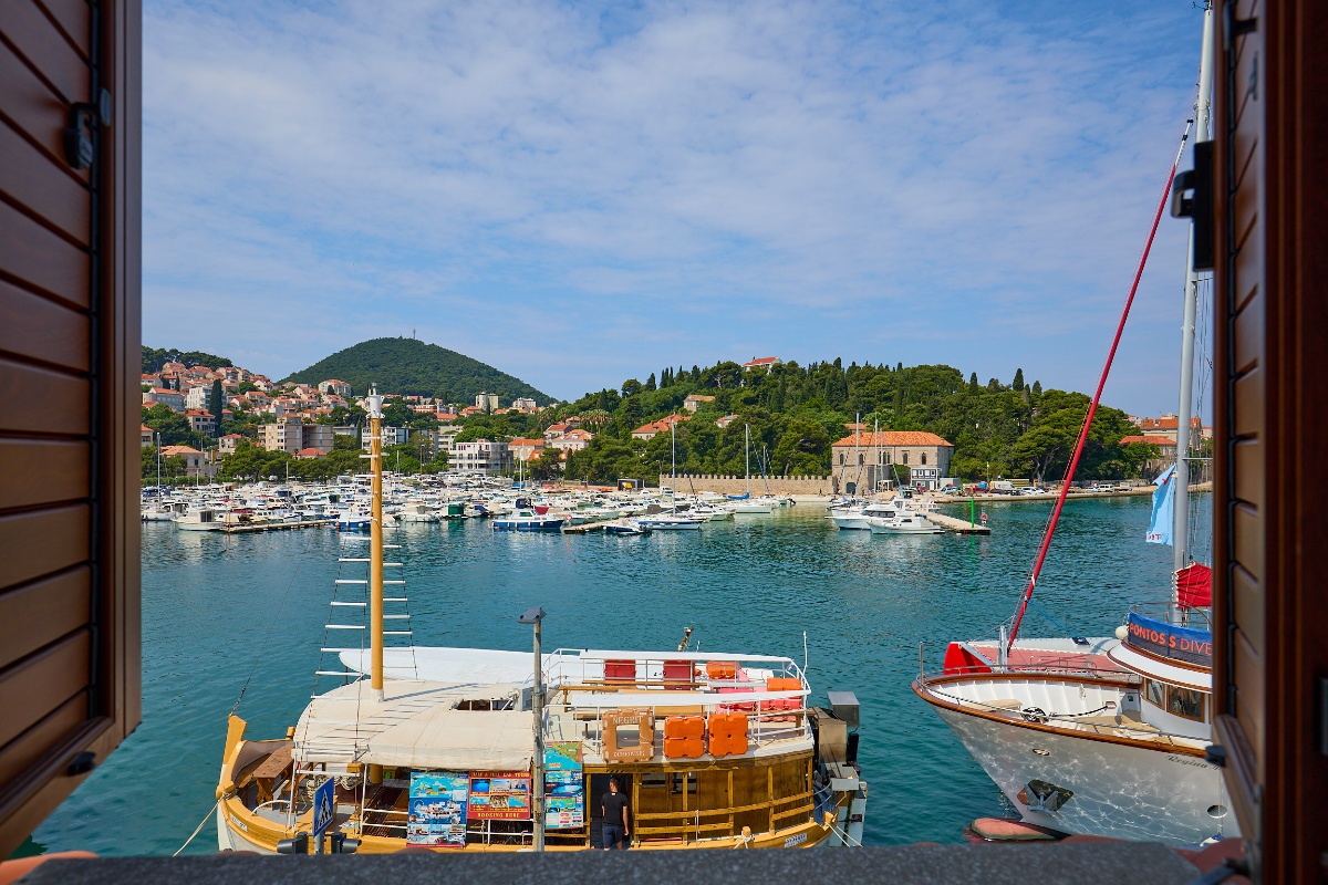 MENTHA PIPERITA Boutique Garden Rooms