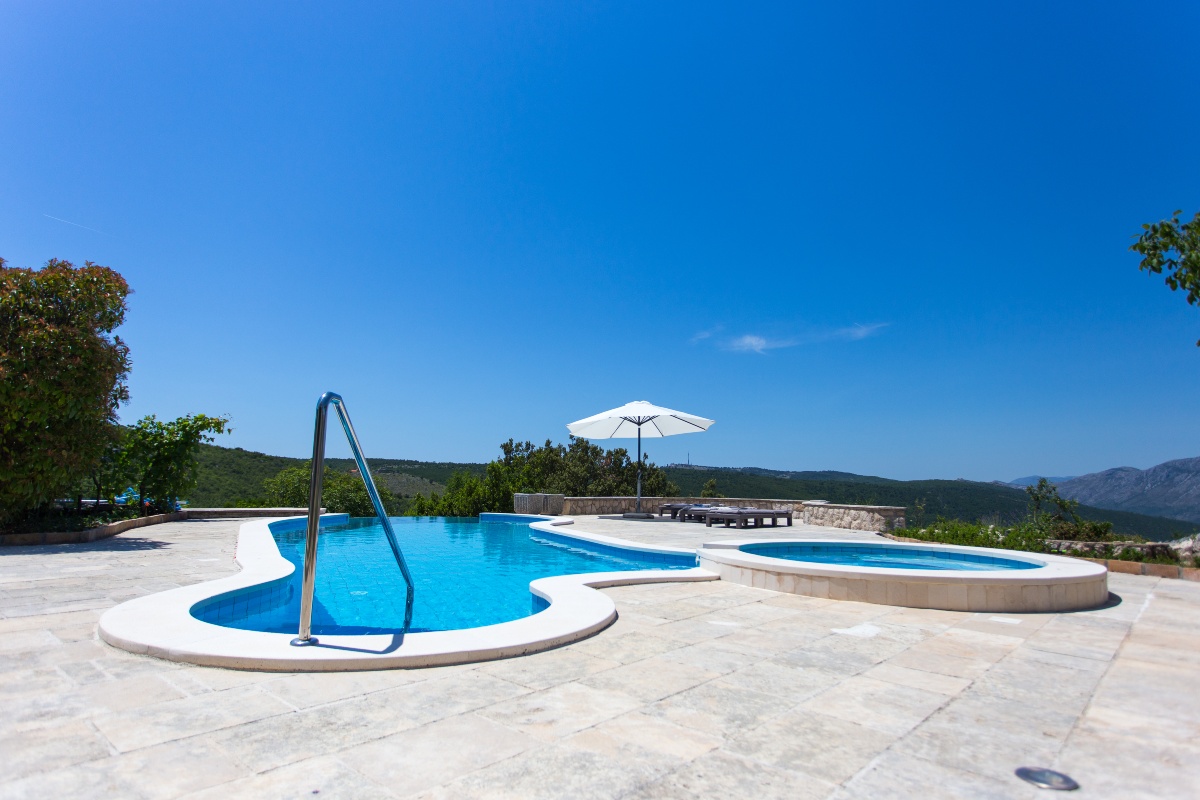 Green Hills Apartment