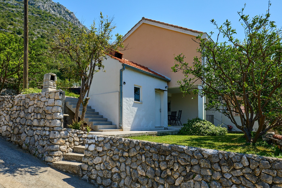 Summer Chill Apartment 3