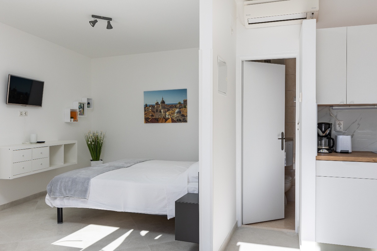 Sunny Palace Studio 1