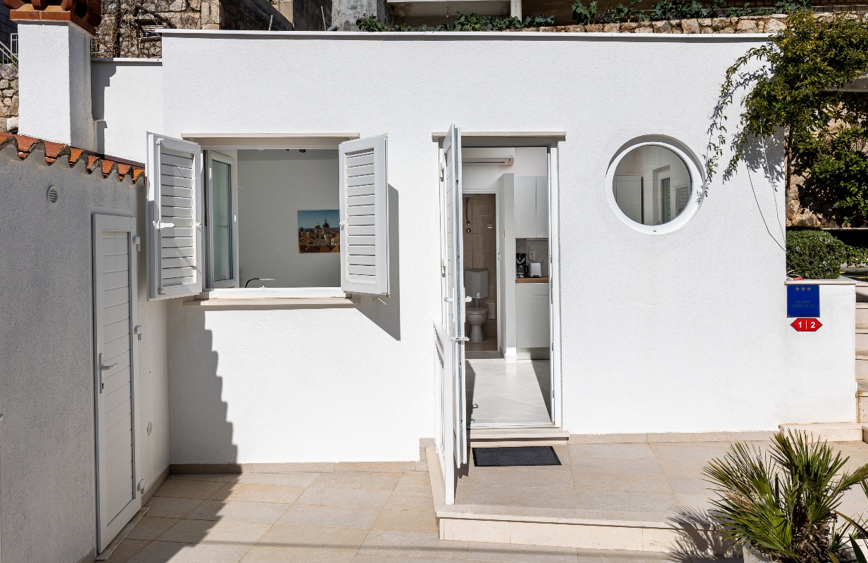 Sunny Palace Studio 1