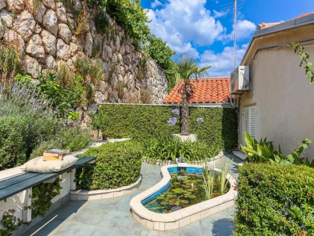 Sunny Palace Studio 1