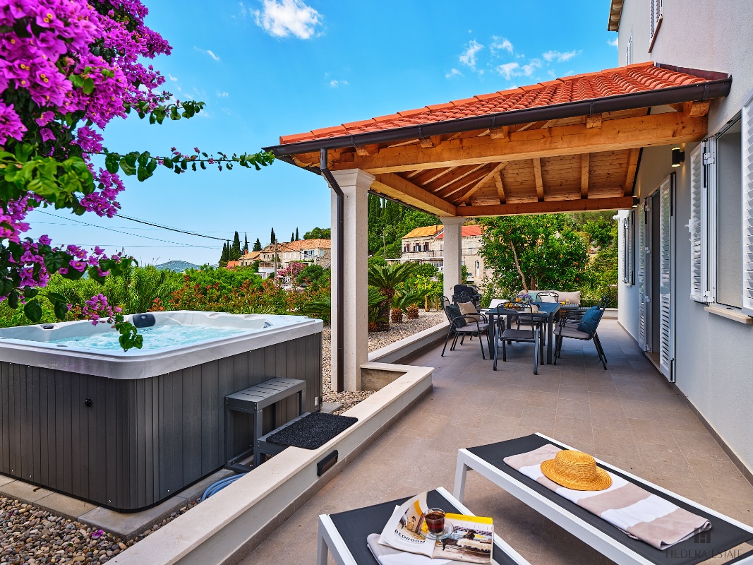 House Hedera III