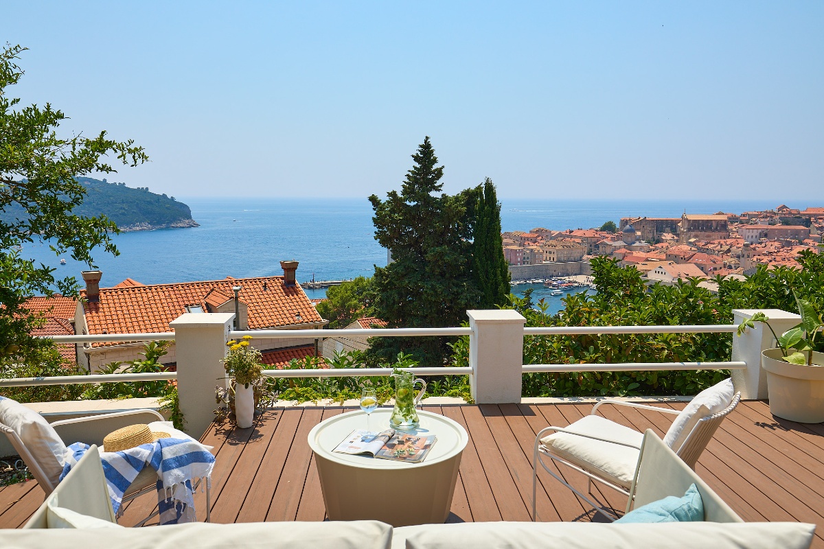 Hedera A8