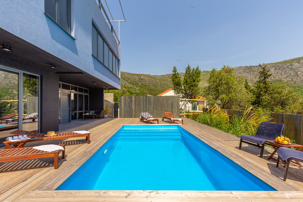 Apartment Ares - private swimming pool
