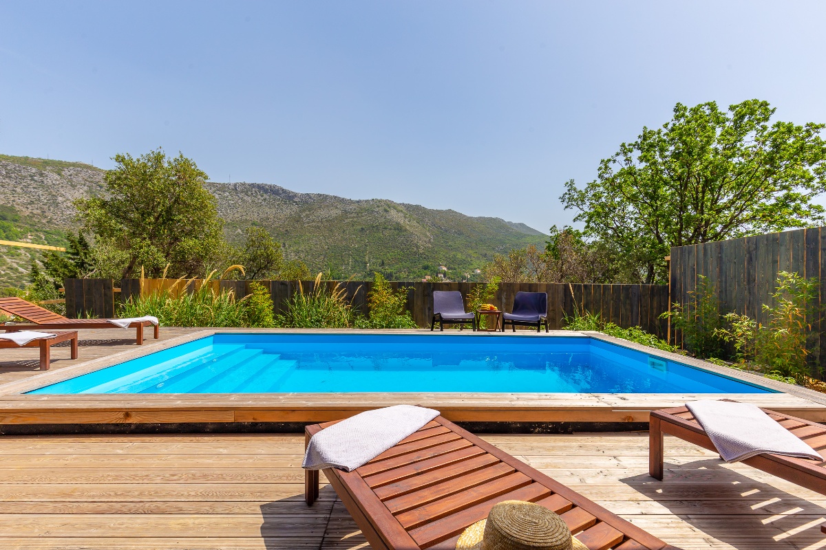 Apartment Ares - private swimming pool