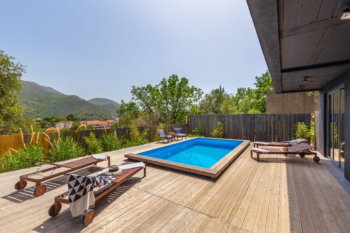 Apartment Ares - private swimming pool