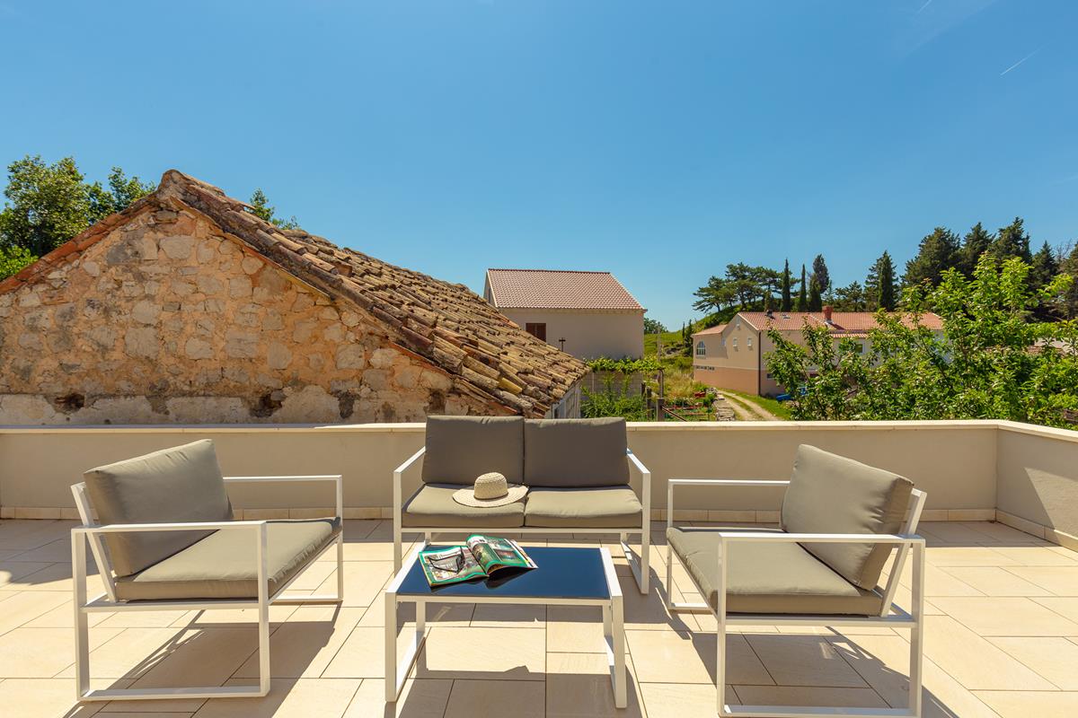 Green Hills Apartment