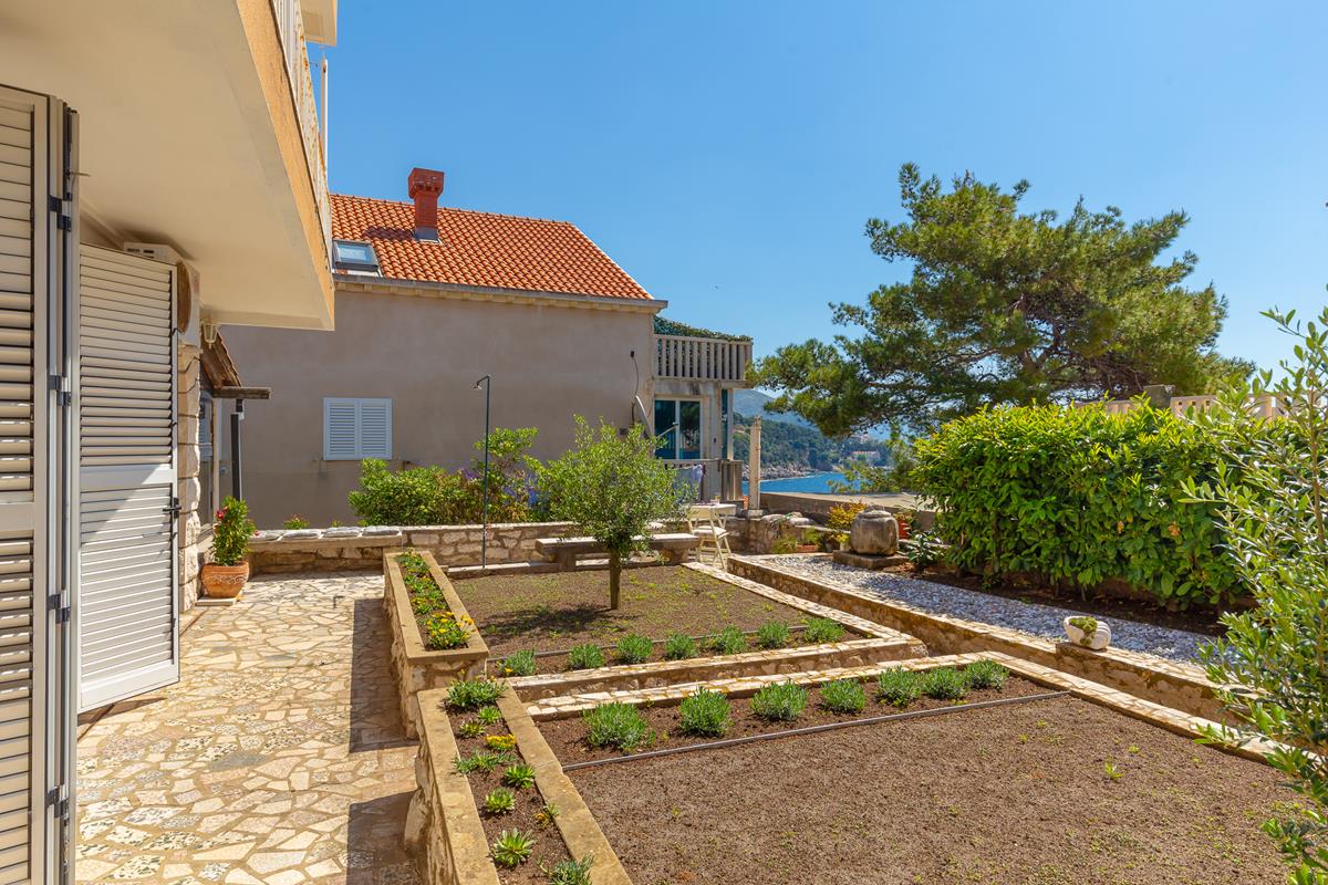 Sky Breeze Apartment