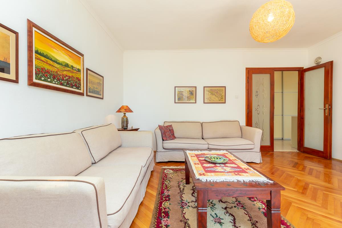 Sky Breeze Apartment