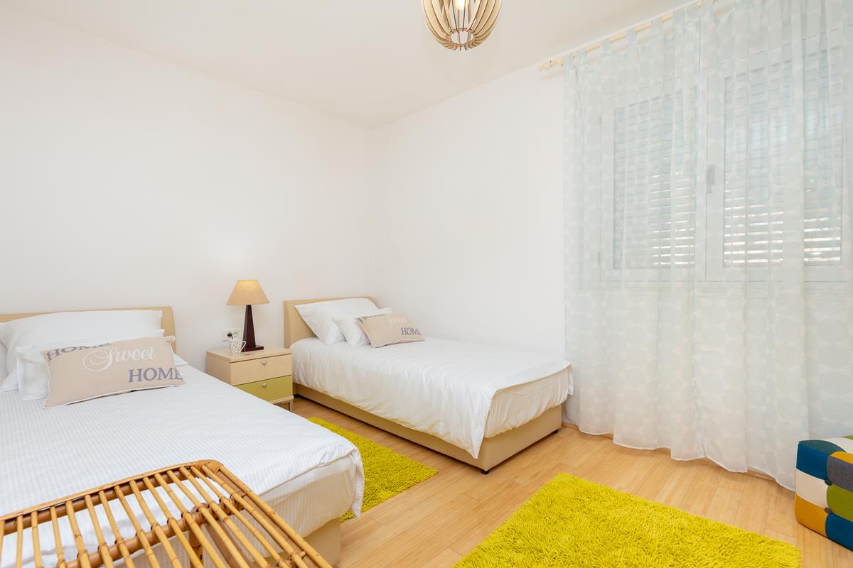 Sky Breeze Apartment