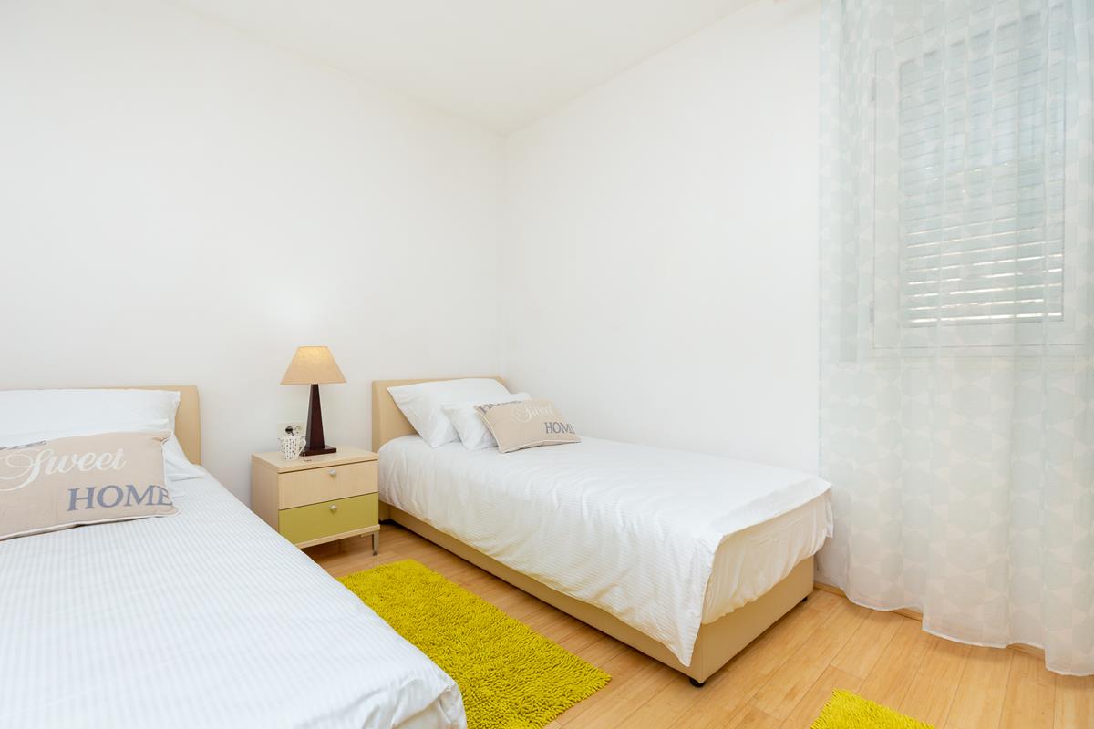 Sky Breeze Apartment